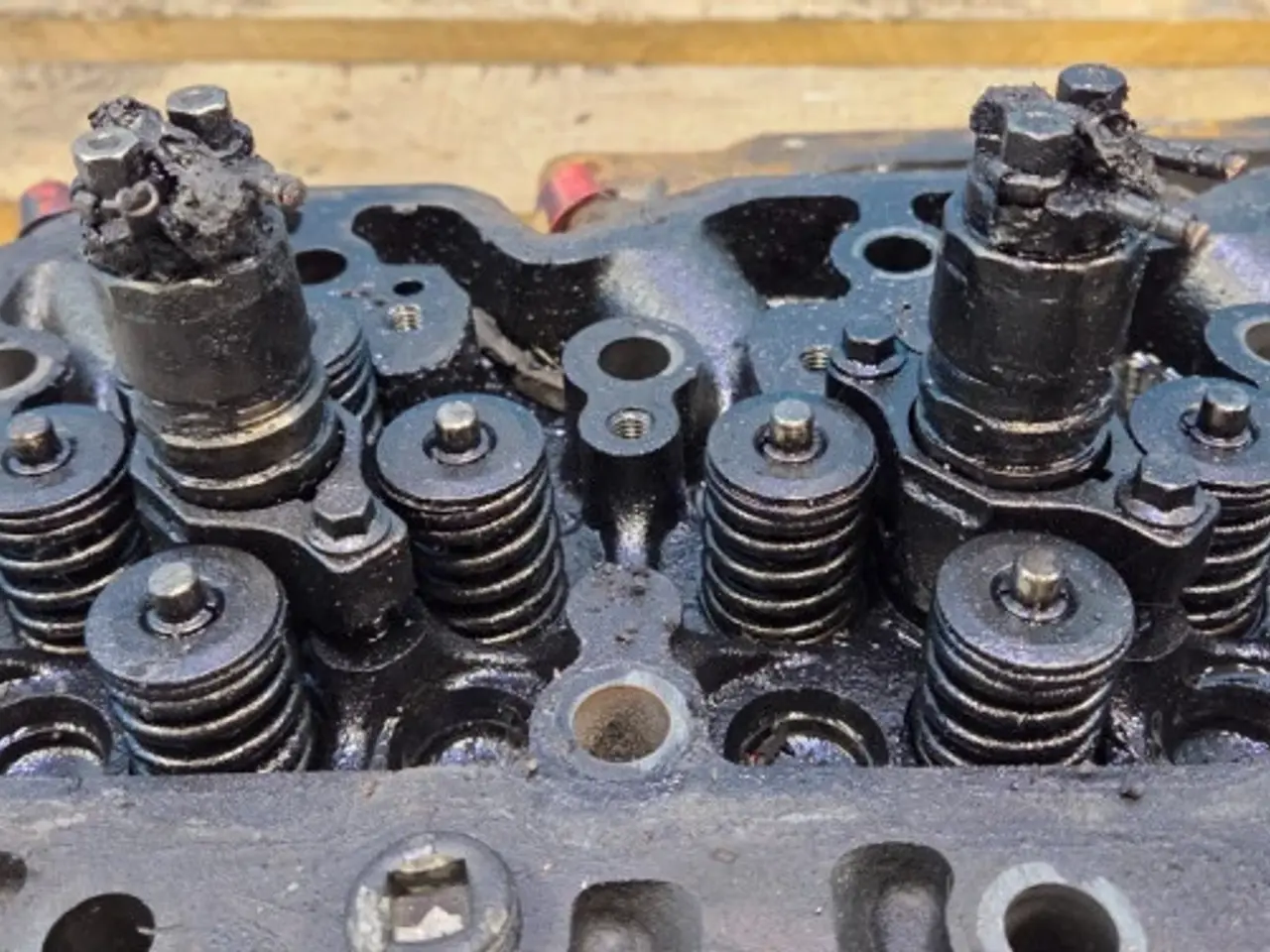 Billede 10 - Case 821E Cylinderhoved 2831279