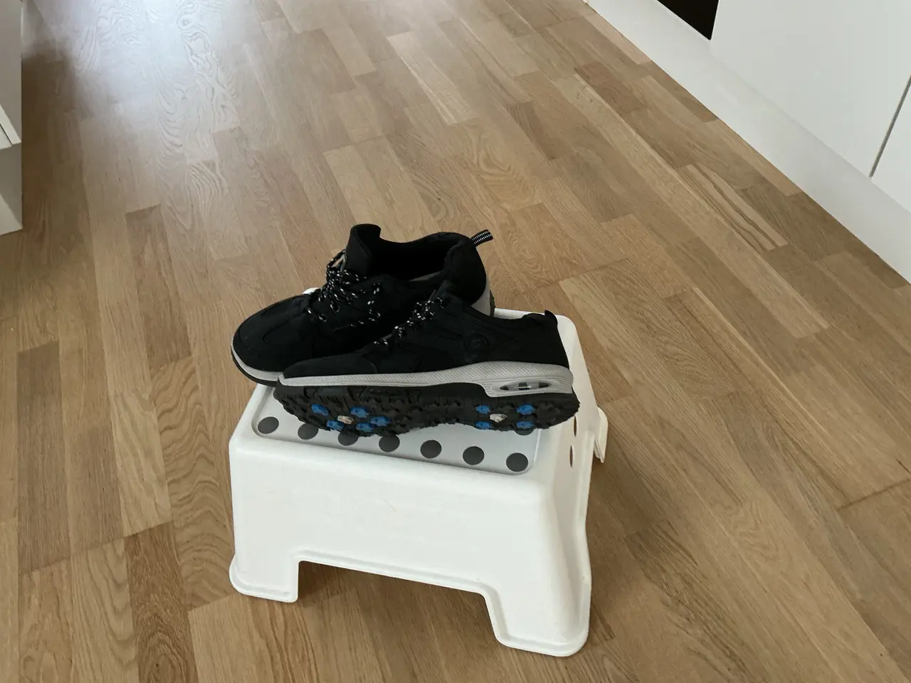 Billede 3 - Sorte kondisko/sneakers