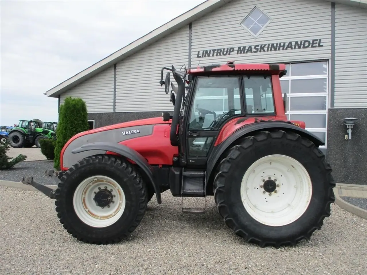 Billede 3 - Valtra T190 Med frontlift og affjedret foraksel