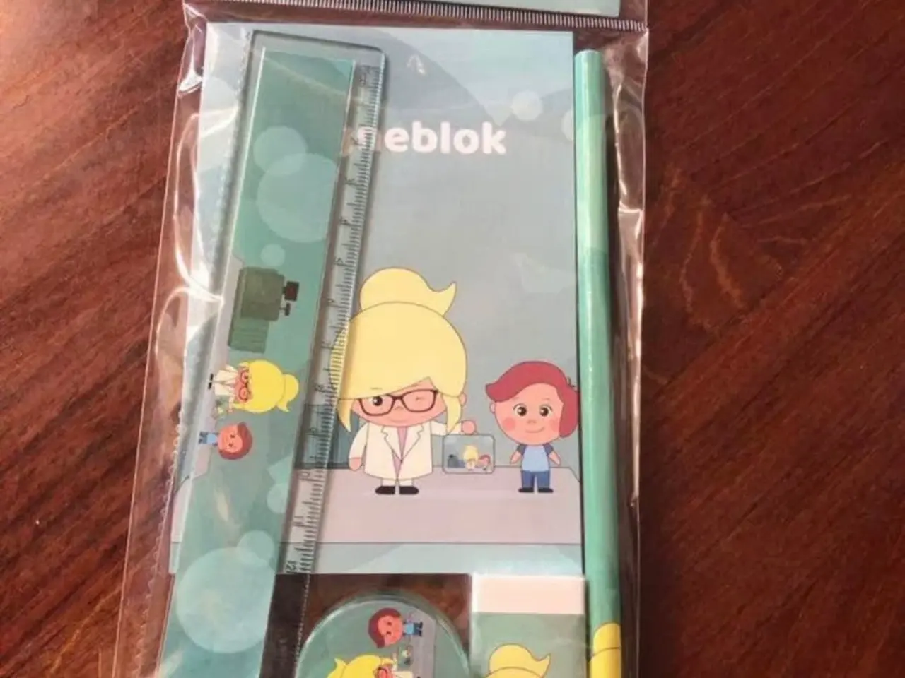 Billede 2 - Nye skole skrive sæt - 16 styk af hver - 280kr inc