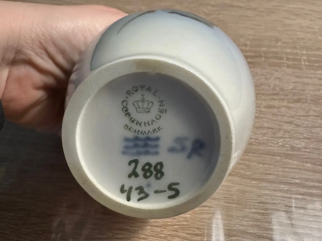 Billede 2 - Royal Copenhagen lille vase med brombær blomster