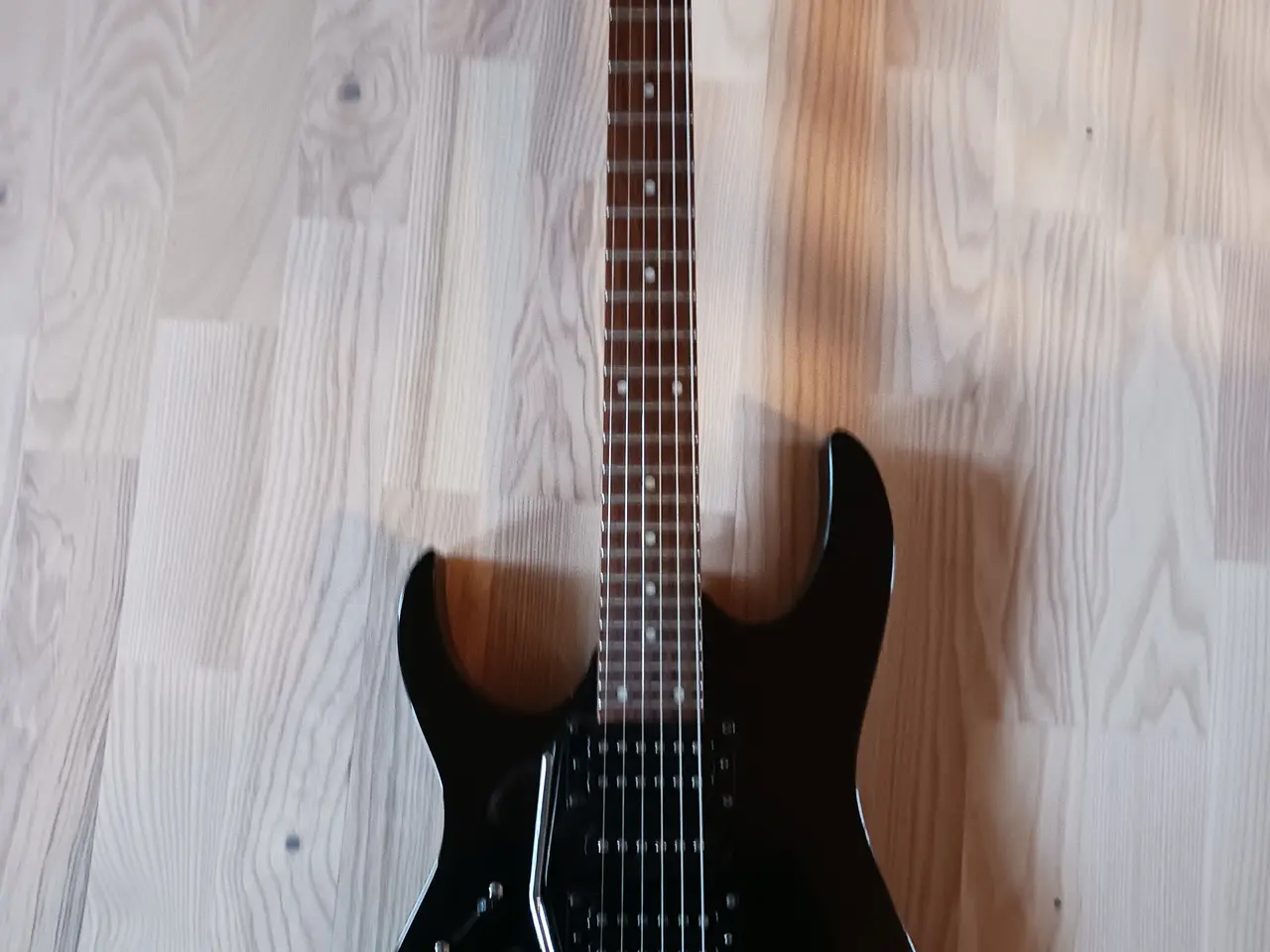 Billede 2 - Venstre hånds el Ibanez guitar