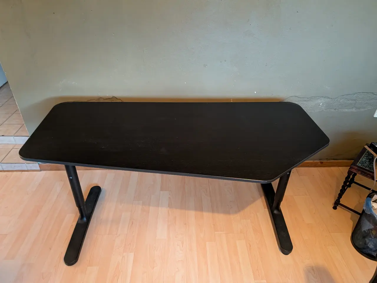 Billede 1 - Sort skrivebord til salg
