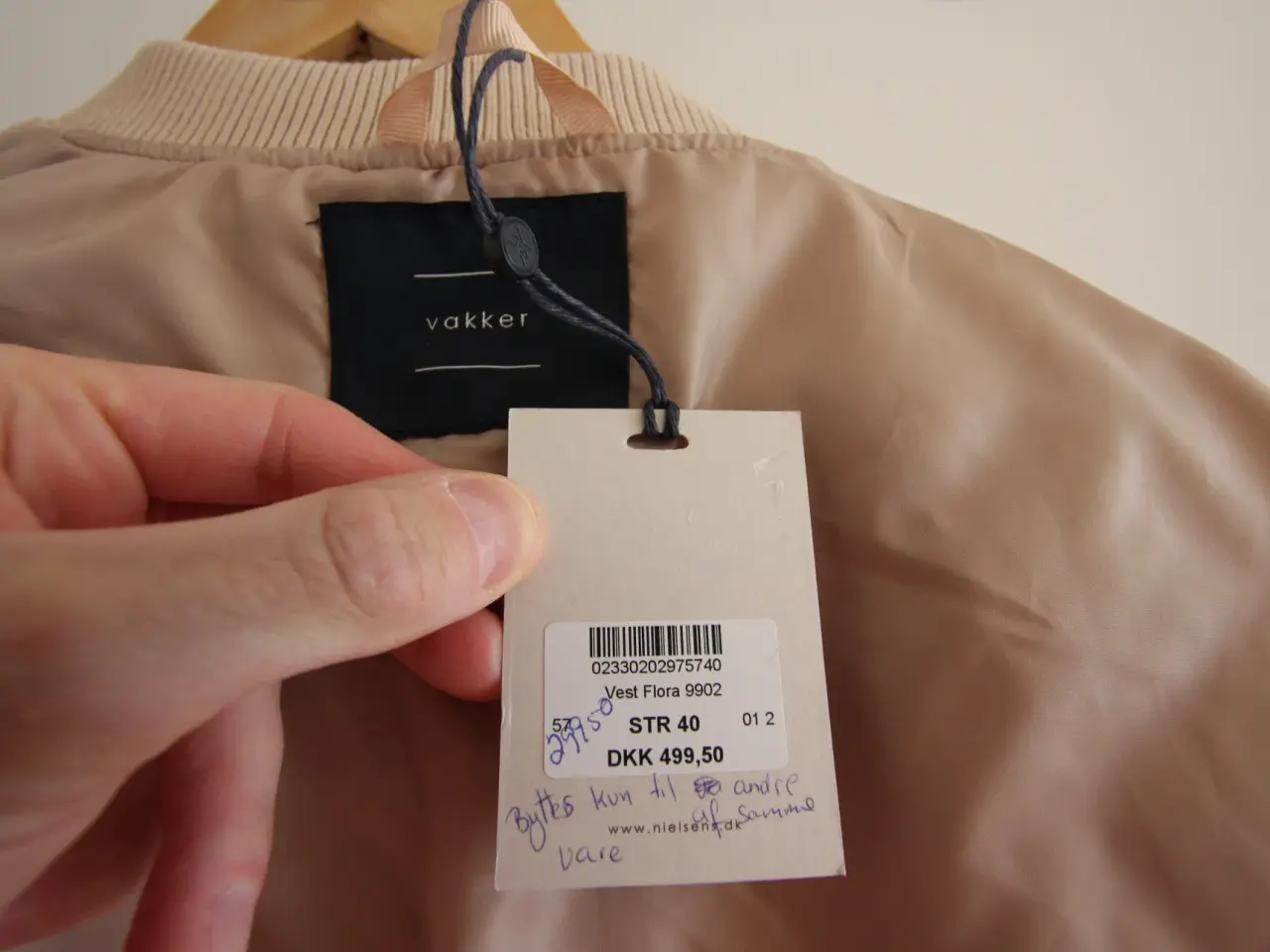 Billede 4 - Flora sommer vest str. 40