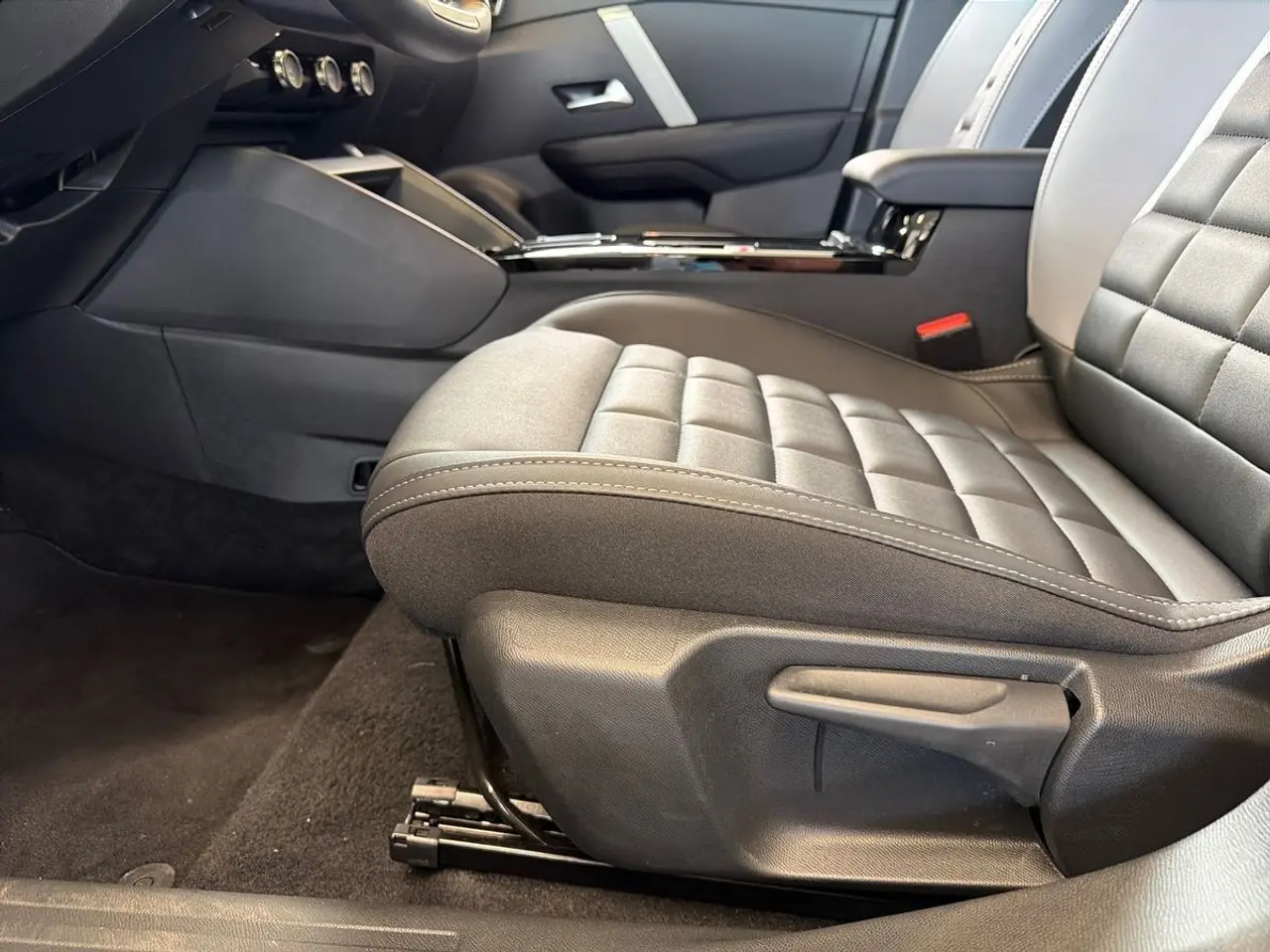 Billede 19 - Citroën ë-C4 X 50 Max