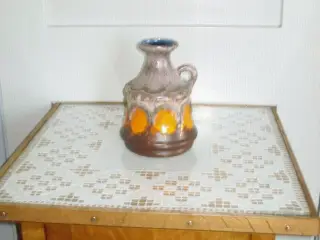 SKØN RETRO Vase i brun og orange.