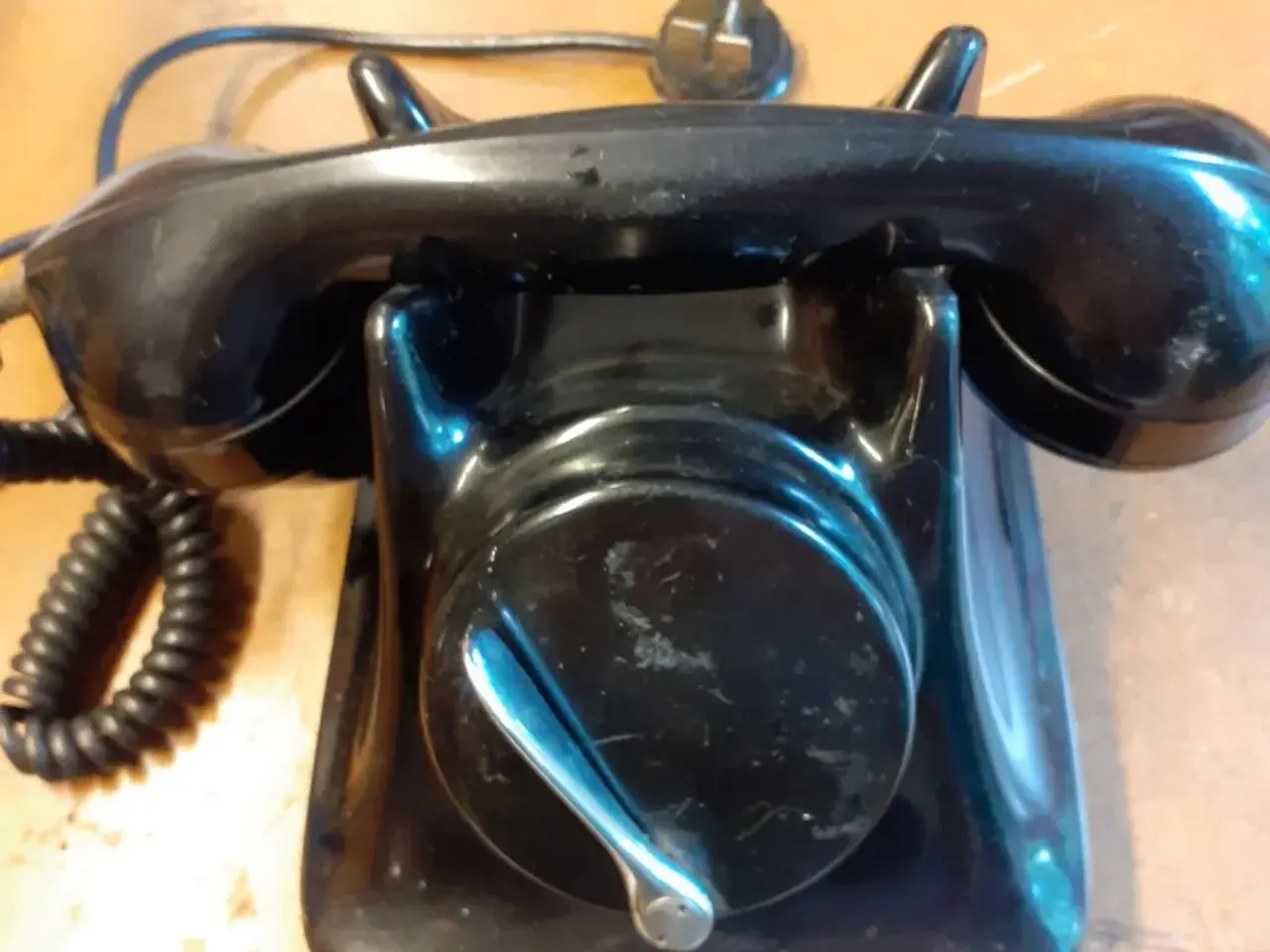 Billede 1 - Gl.sort Telefon