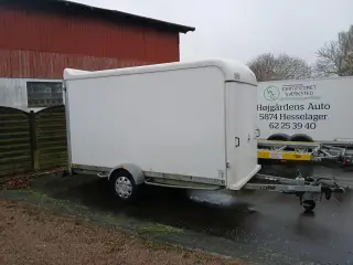Leje af 1300 Kg Flyttetrailer 11  Kbm med rampe
