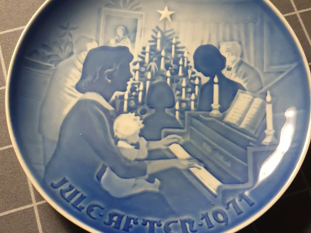 Billede 9 - 14 juleplatter (2 med skår) 1971 - 1985 