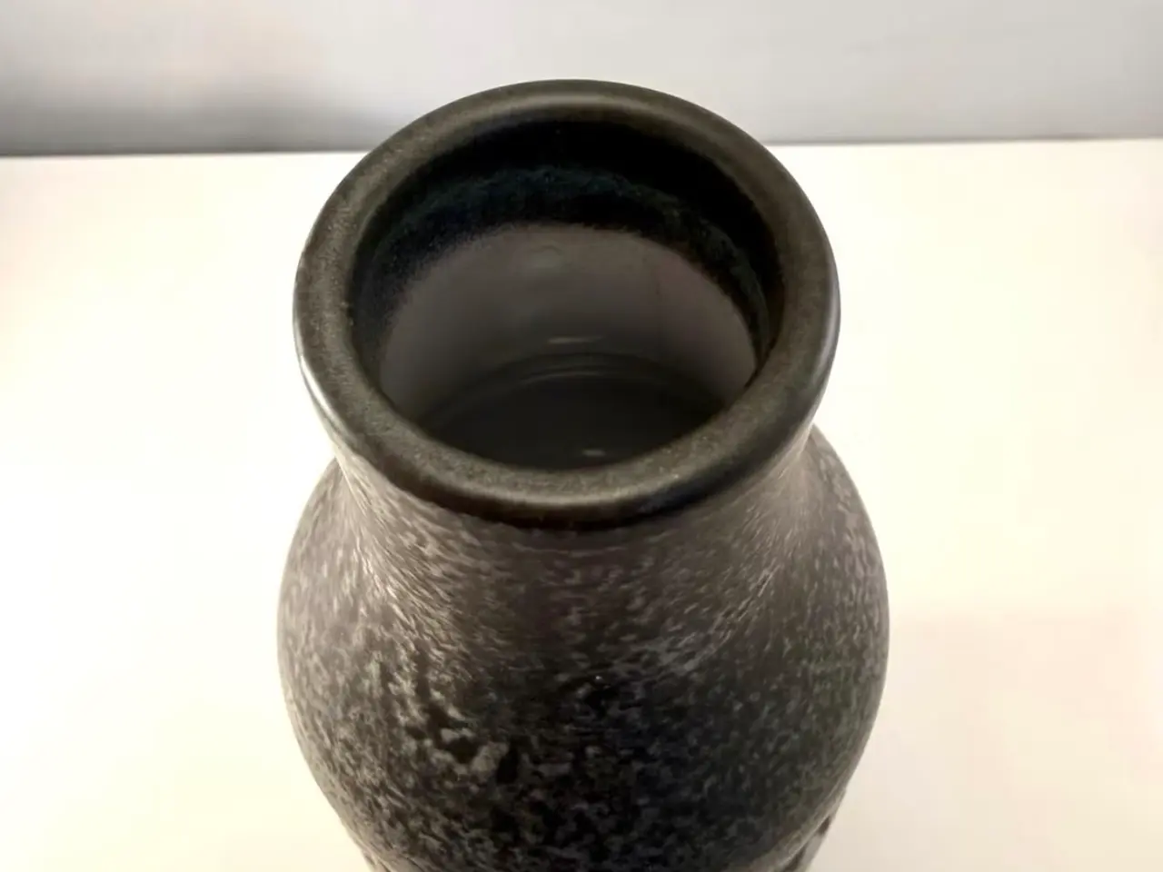Billede 4 - Johgus Bornholm keramikvase – H 24 cm.