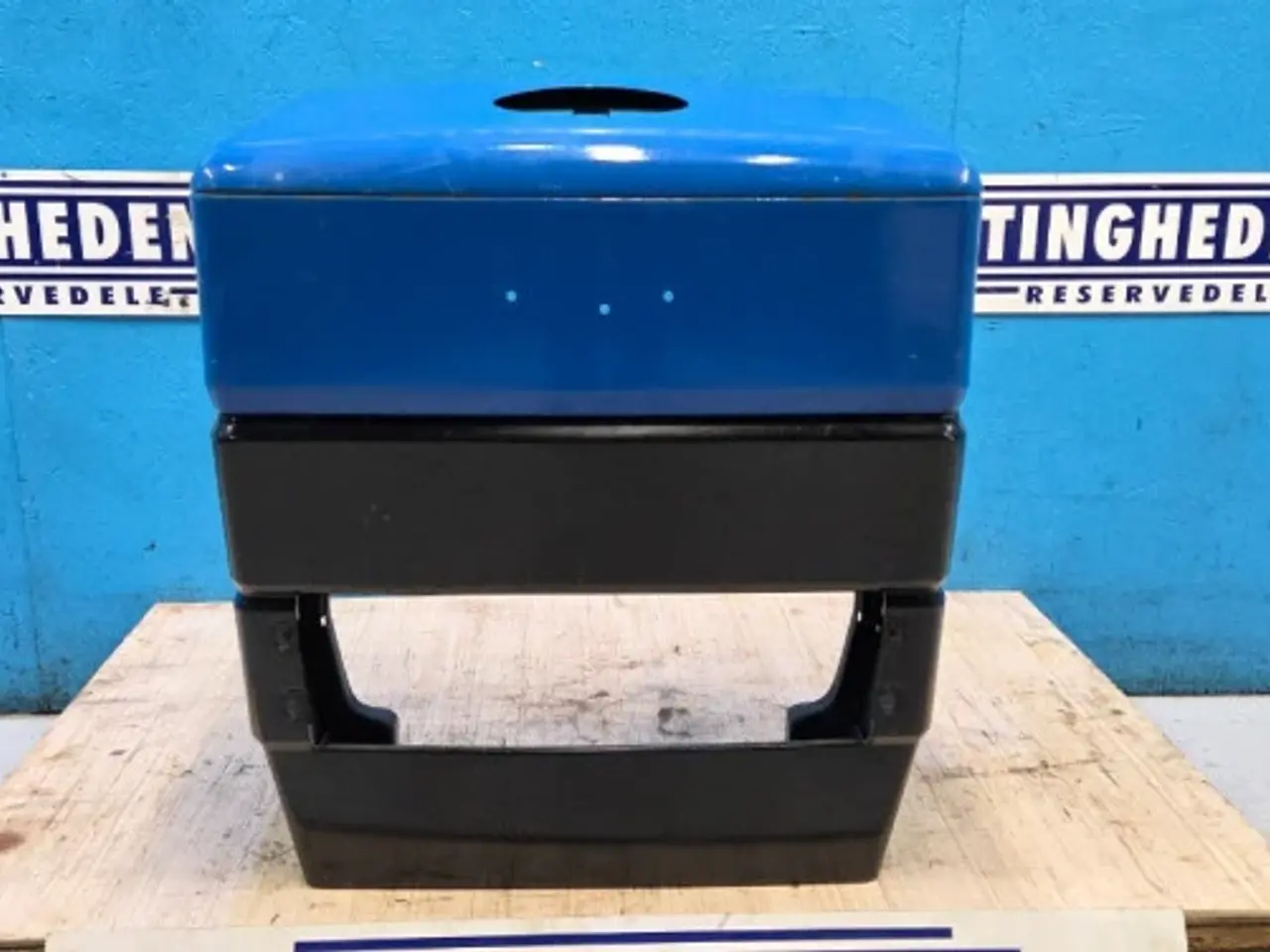 Billede 2 - New Holland 8340 Front Hjelm