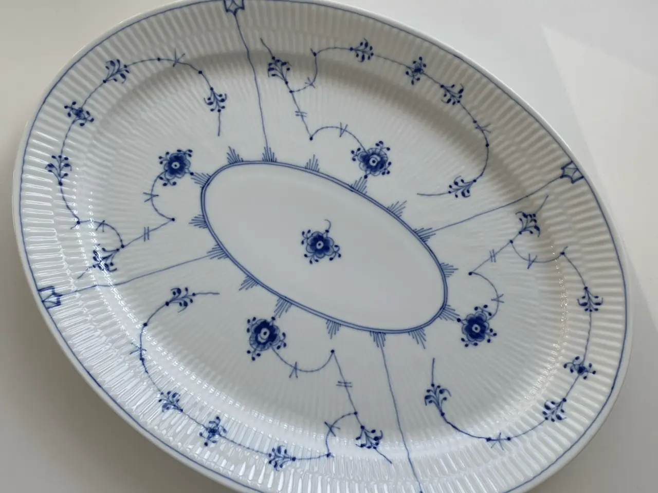Billede 3 - Ovalt Royal Copenhagen fad