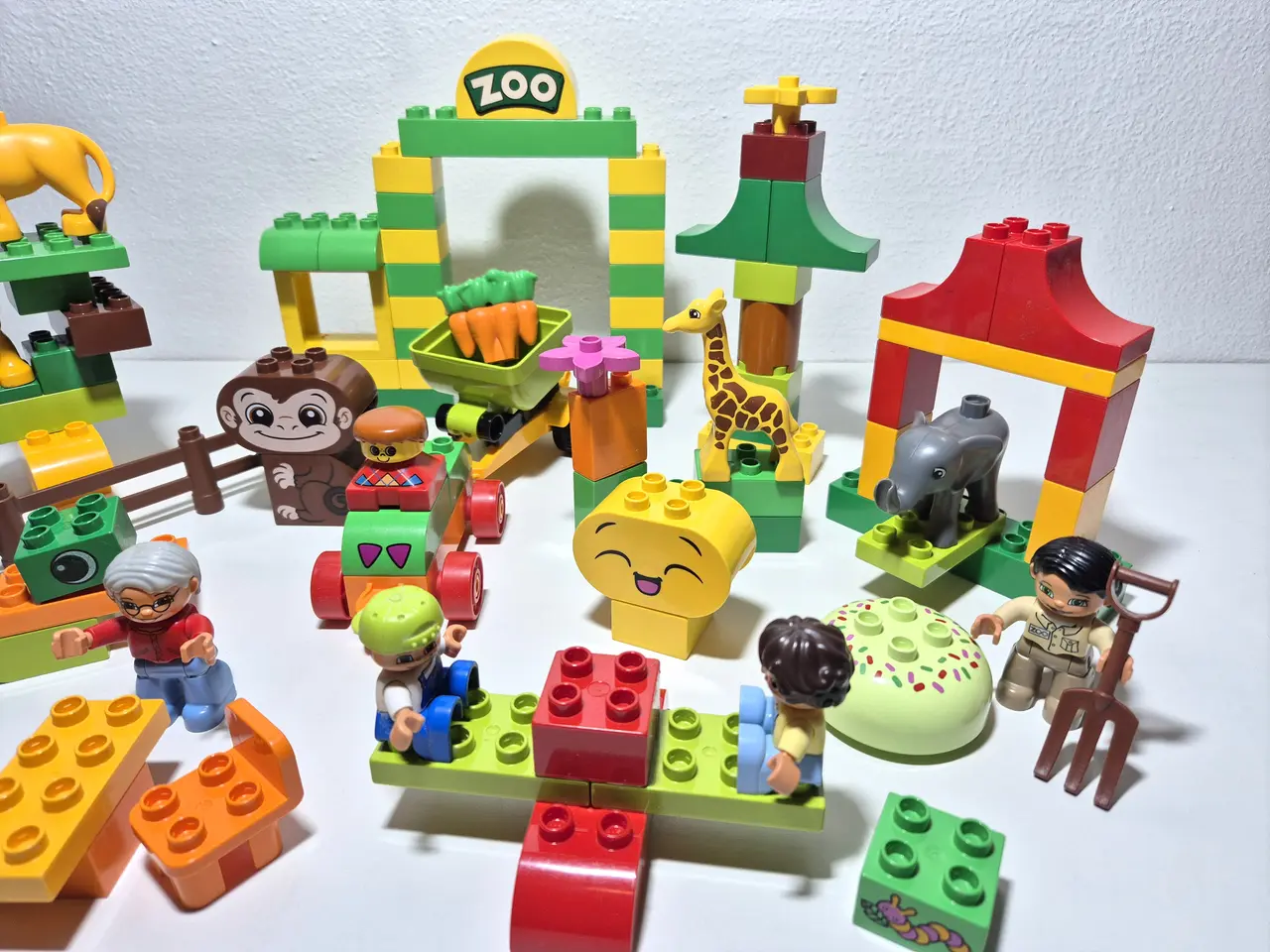 Billede 2 - Duplo Zoo Mange Dyr samt forskellige figurer og kl