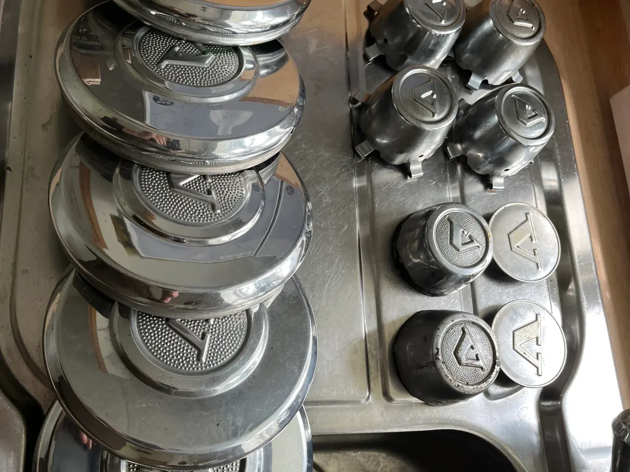 Billede 1 - Navkapsler Volvo veteran, 121, 142, 242??