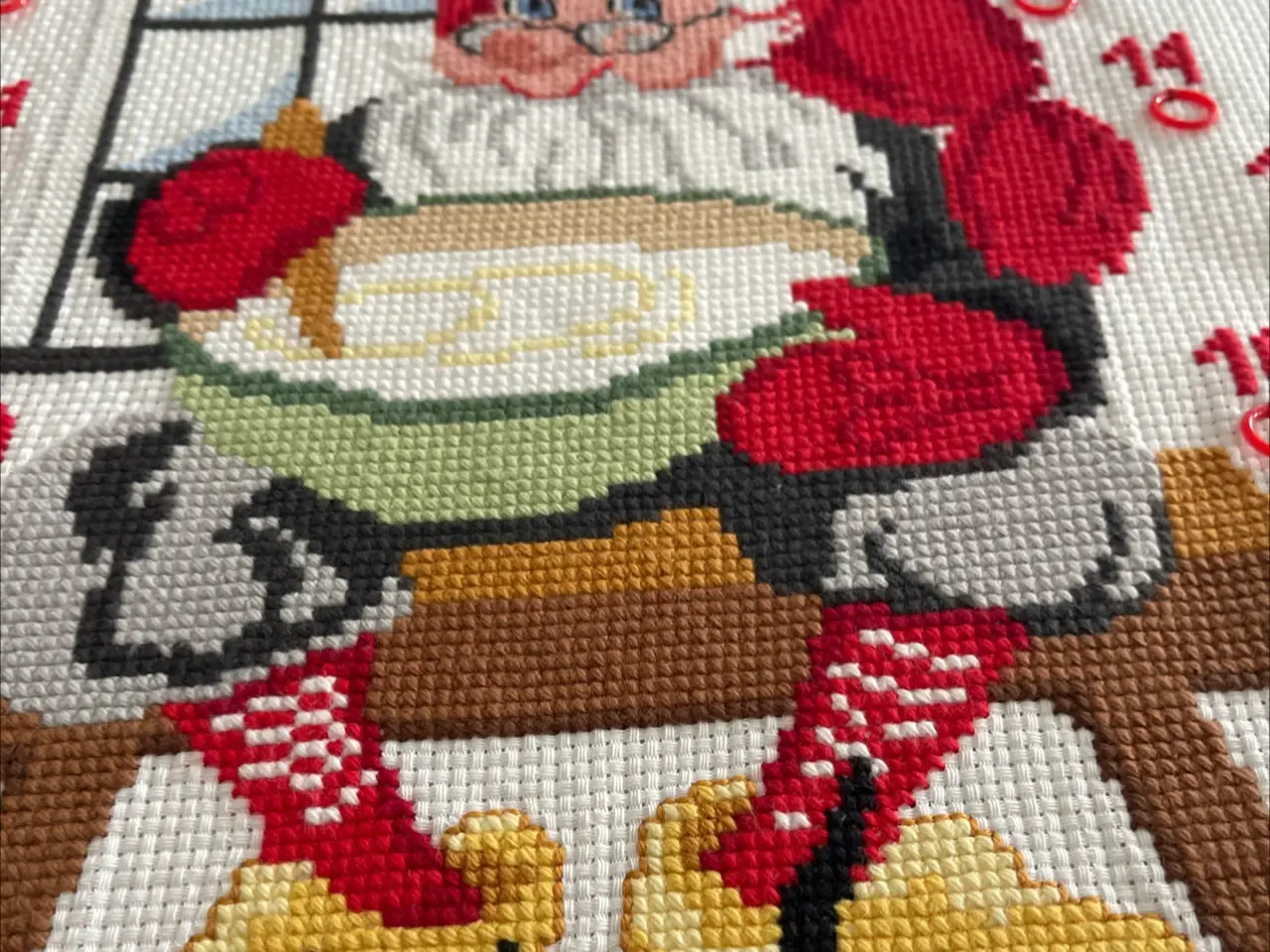 Billede 8 - Pakkekalender broderet
