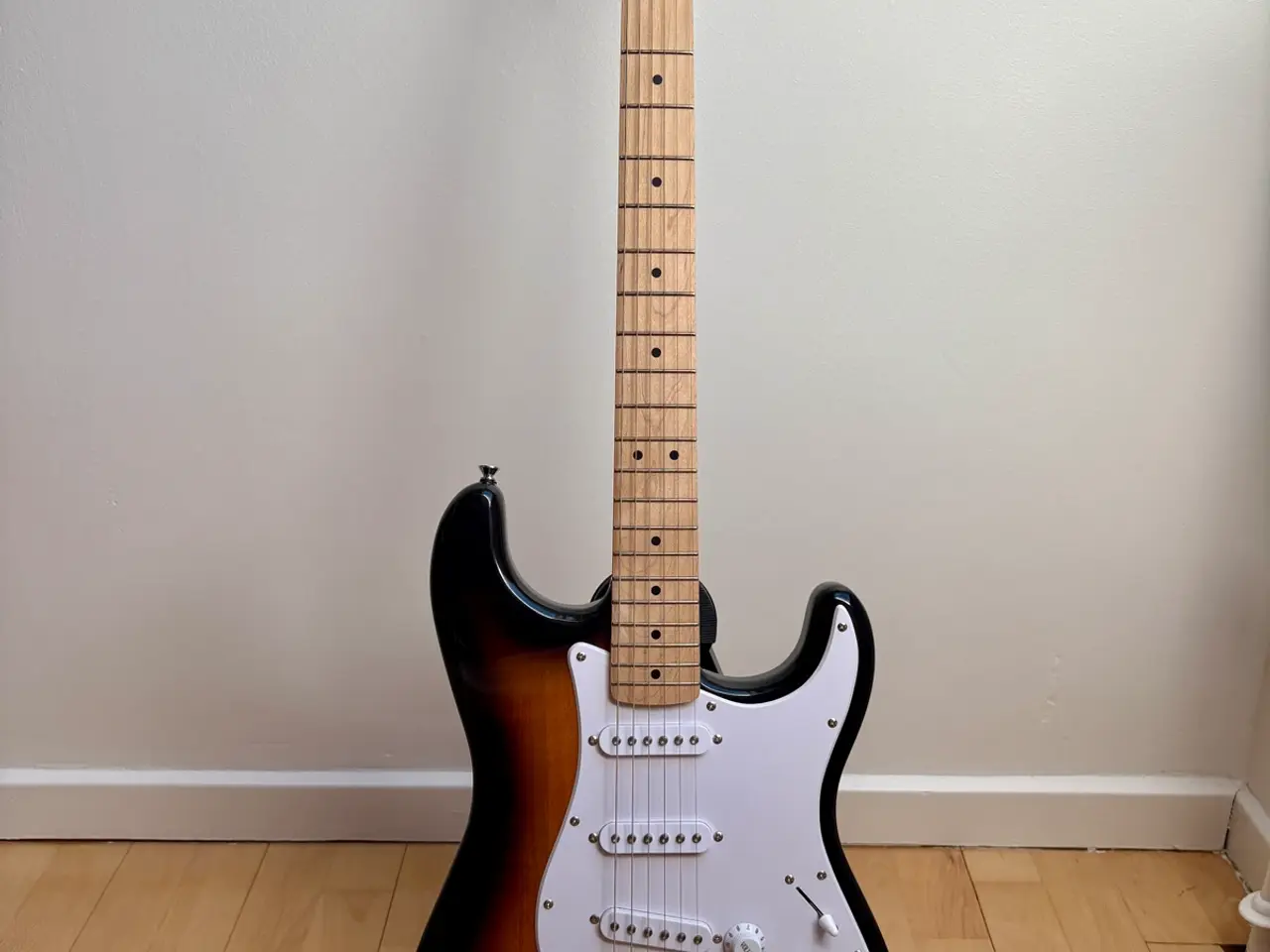Billede 2 - Squier Stratocaster Sunburst + Frontman 10G forstæ