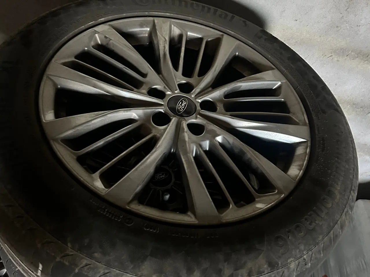 Billede 1 - 4 stk alufælge med dæk Ford Kuga