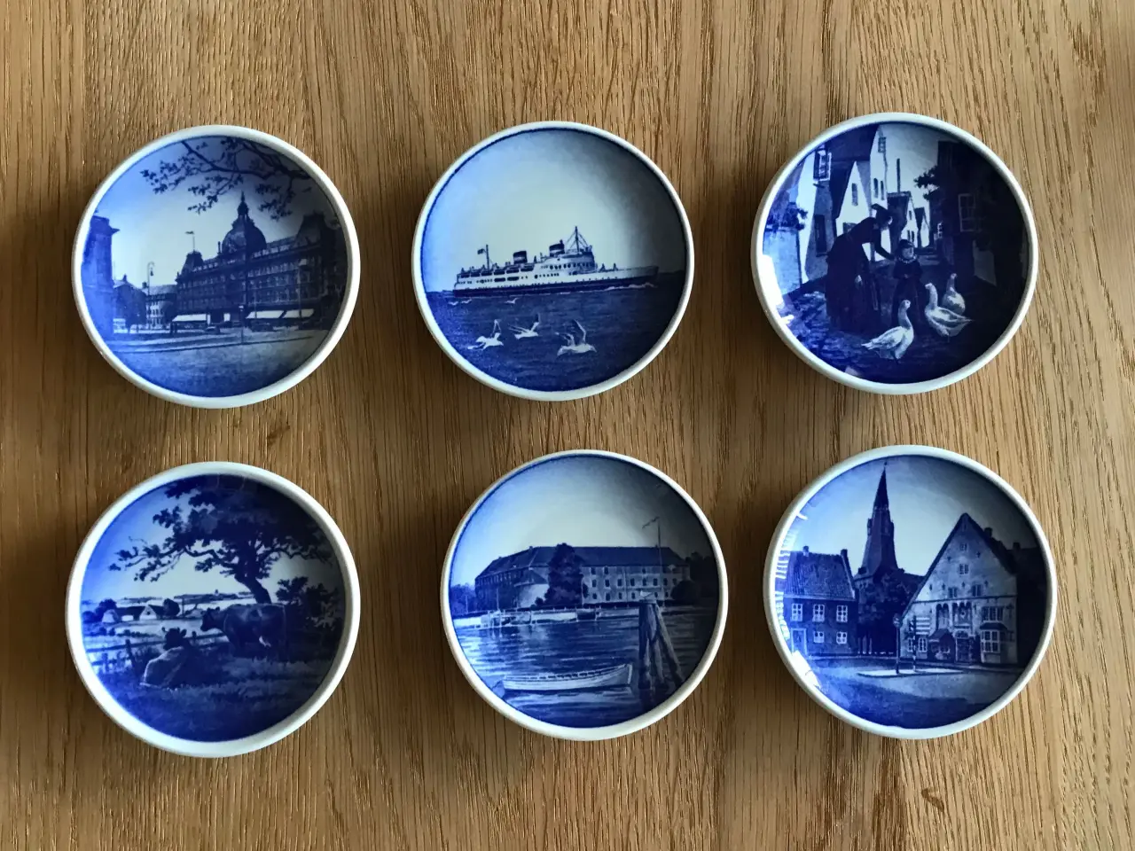 Billede 1 - Miniplatter fra Royal Copenhagen, 8 cm