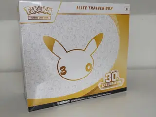 Pokémon Celebrations Elite Trainer Box 30 års jubi