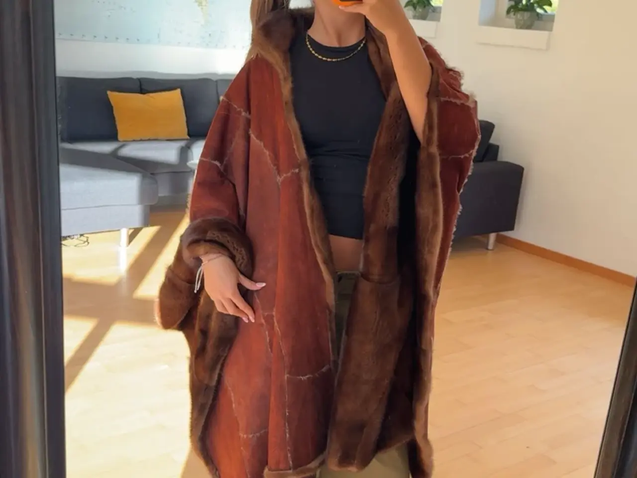 Billede 3 - Smuk brun minkcape – ægte mink og vendbar