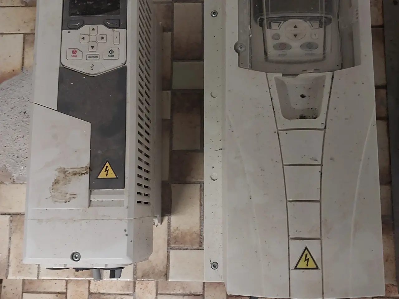 Billede 1 - 2 stk ABB Frekvensomf. samt 1 stk Gear m/motor 