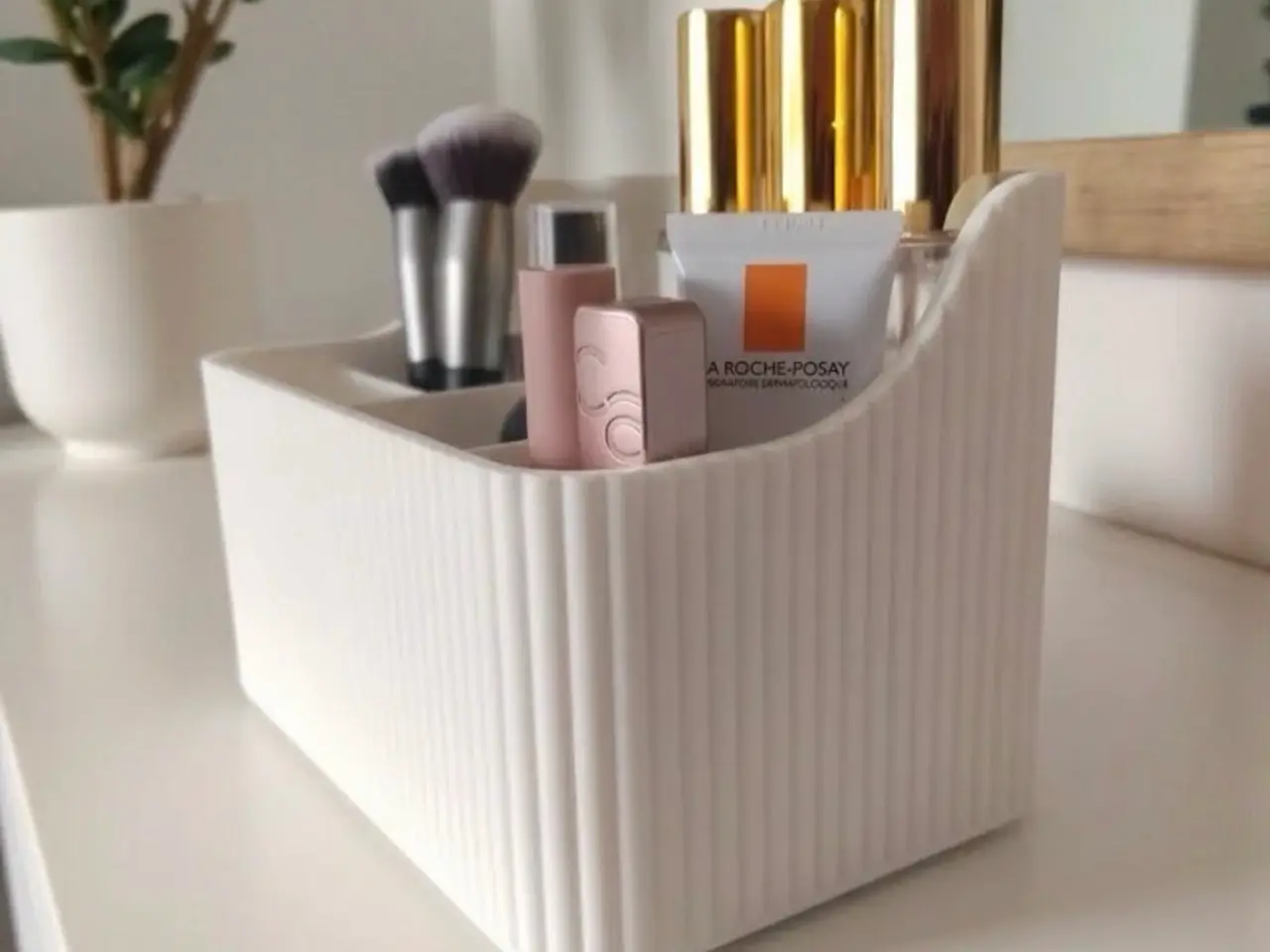 Billede 3 - Makeup Organizer i Hvidt Rillet Design