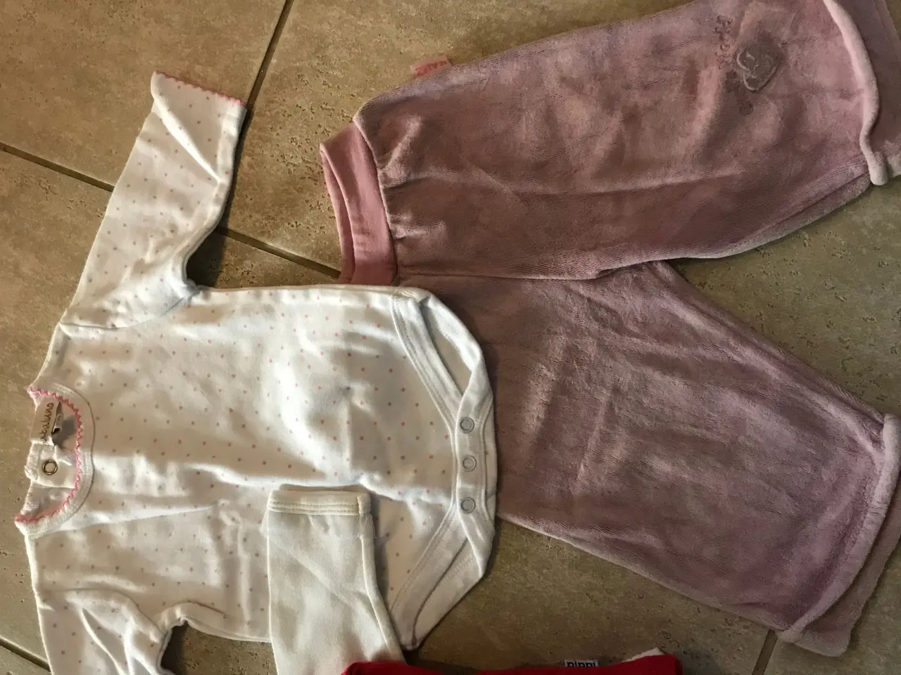 Billede 3 - Pigetøj, 5 dele, str. 56