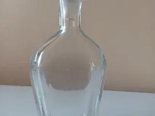 Glas karaffel med glas prop