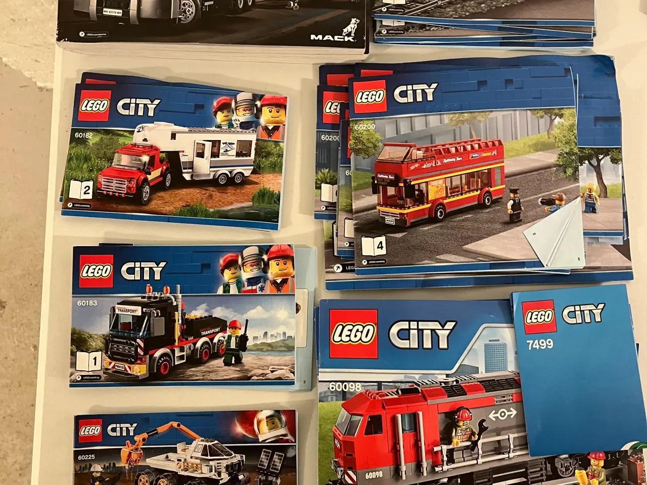 Billede 4 - Alt Lego på billedet kan som minimum samles 