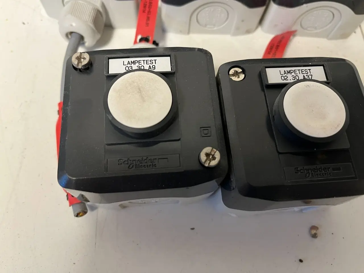 Billede 3 - 5x Schneider Electric Push Button Switches & kabel