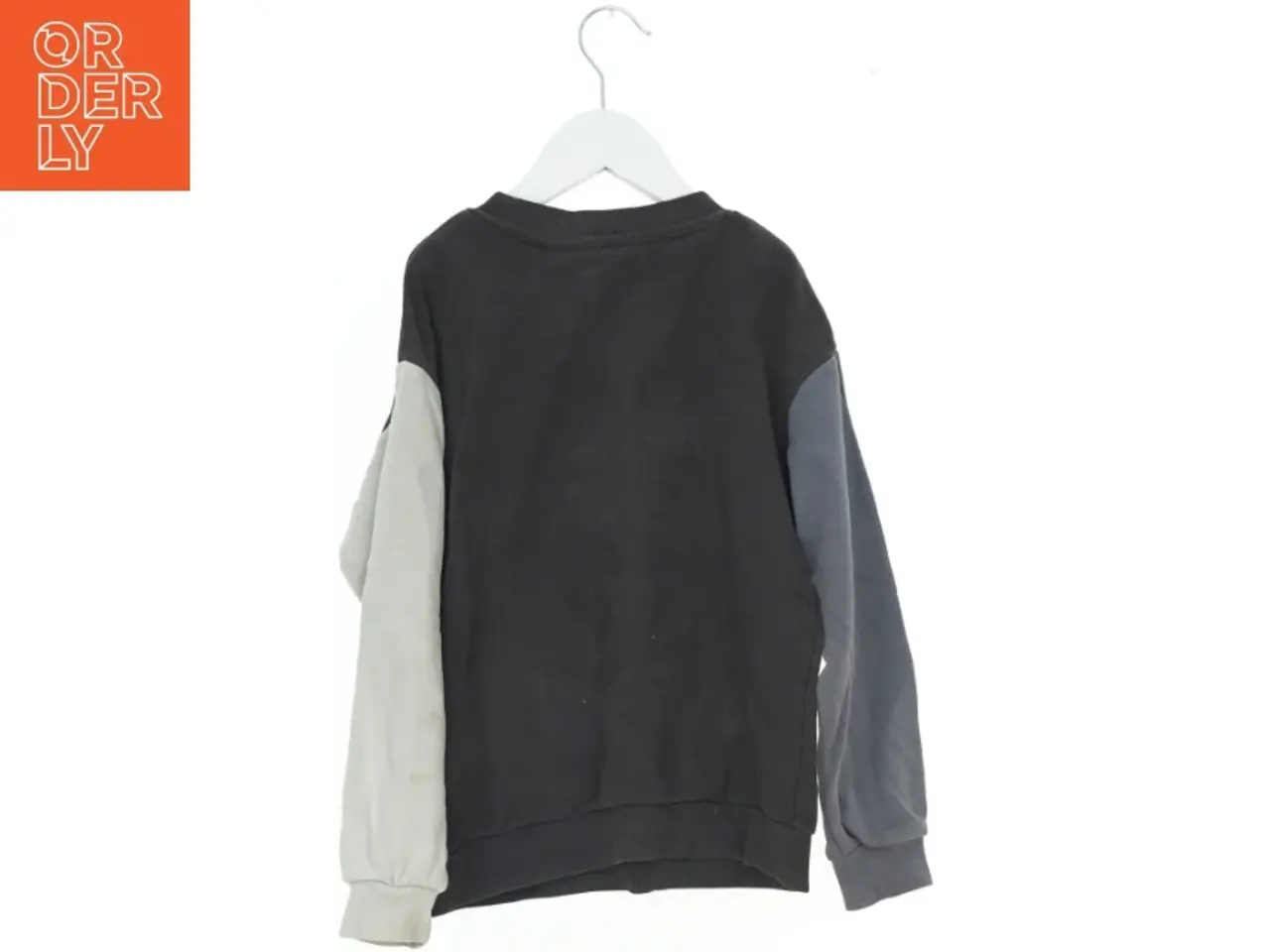 Billede 2 - Black Panther sweatshirt fra H&M (str. 122)