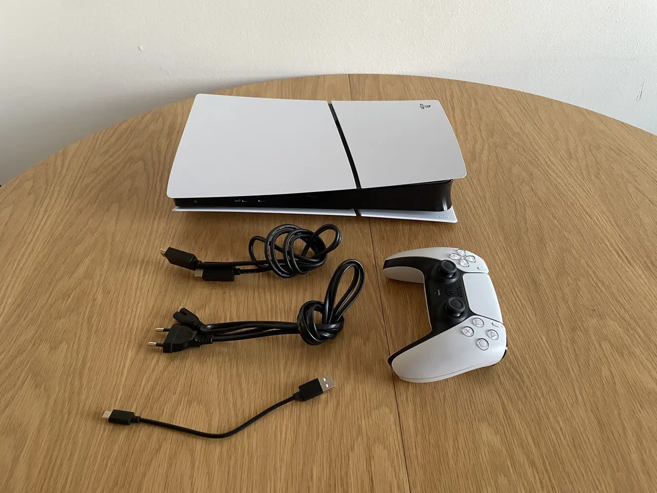 Billede 3 - PS5 Digital Sælges nu – Klar Til Brug