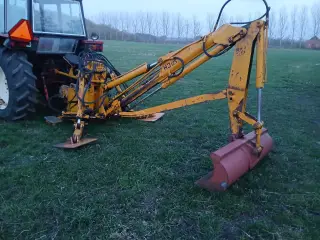 Gravearm til traktor 