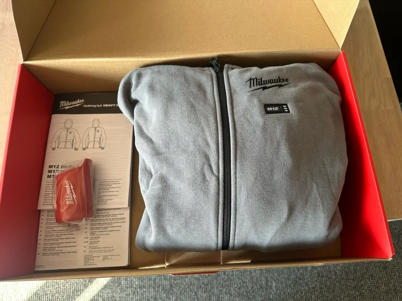 Billede 2 - Helt ny Milwaukee jakke med varme