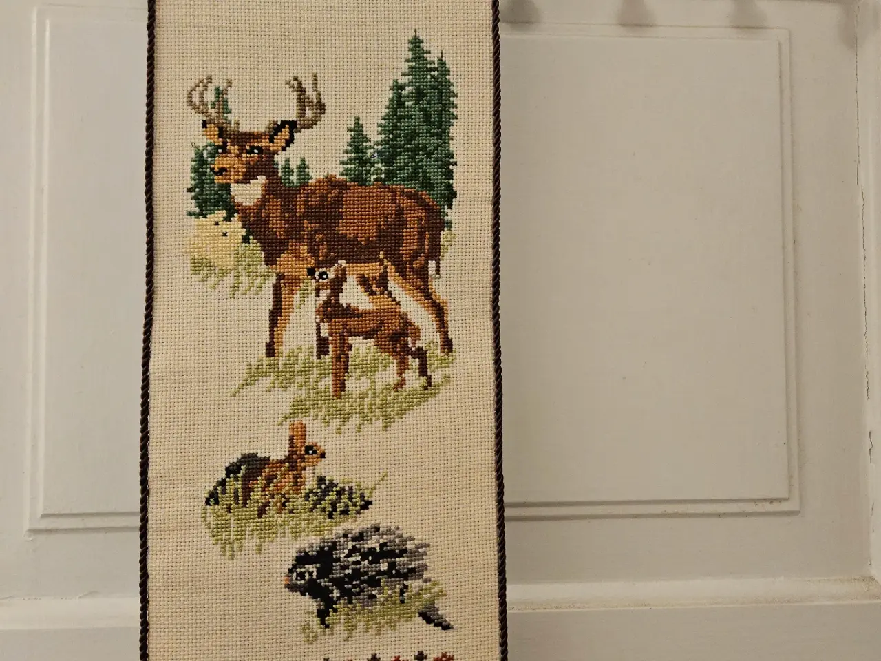 Billede 2 - Vintage broderet vægophæng 