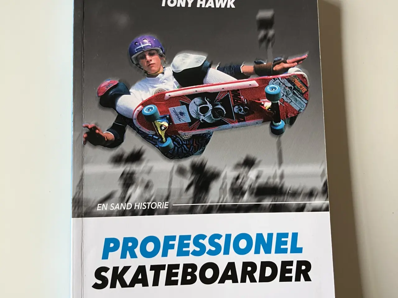 Billede 1 - Professionel Skateboarder. Af Sean Mortimer, Tony