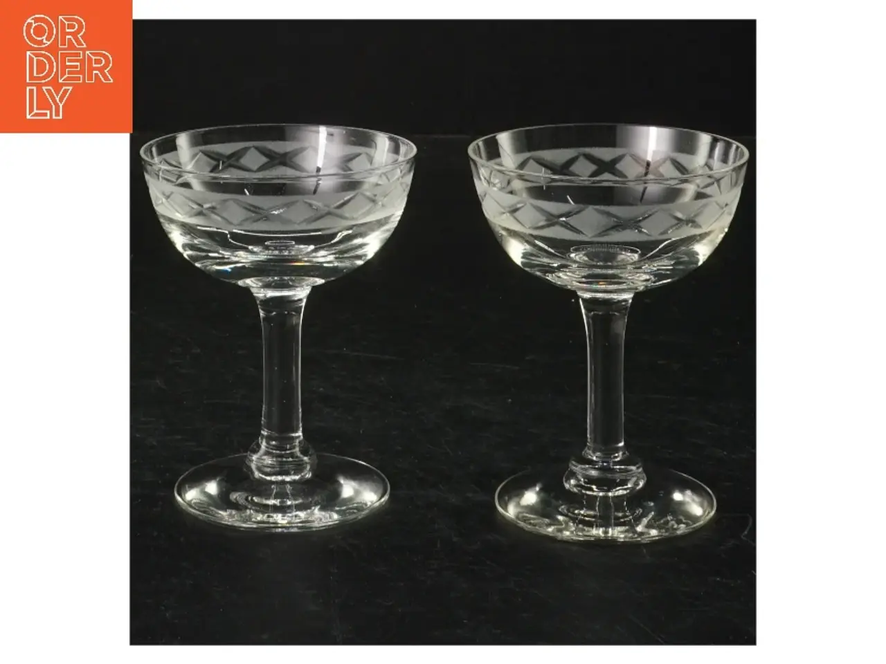Billede 1 - Champagneskåle med slibninger (str. 19 cm. 7 cm i diameter)