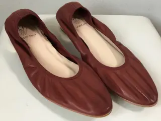 Stine Goya, ballerinasko, str 39