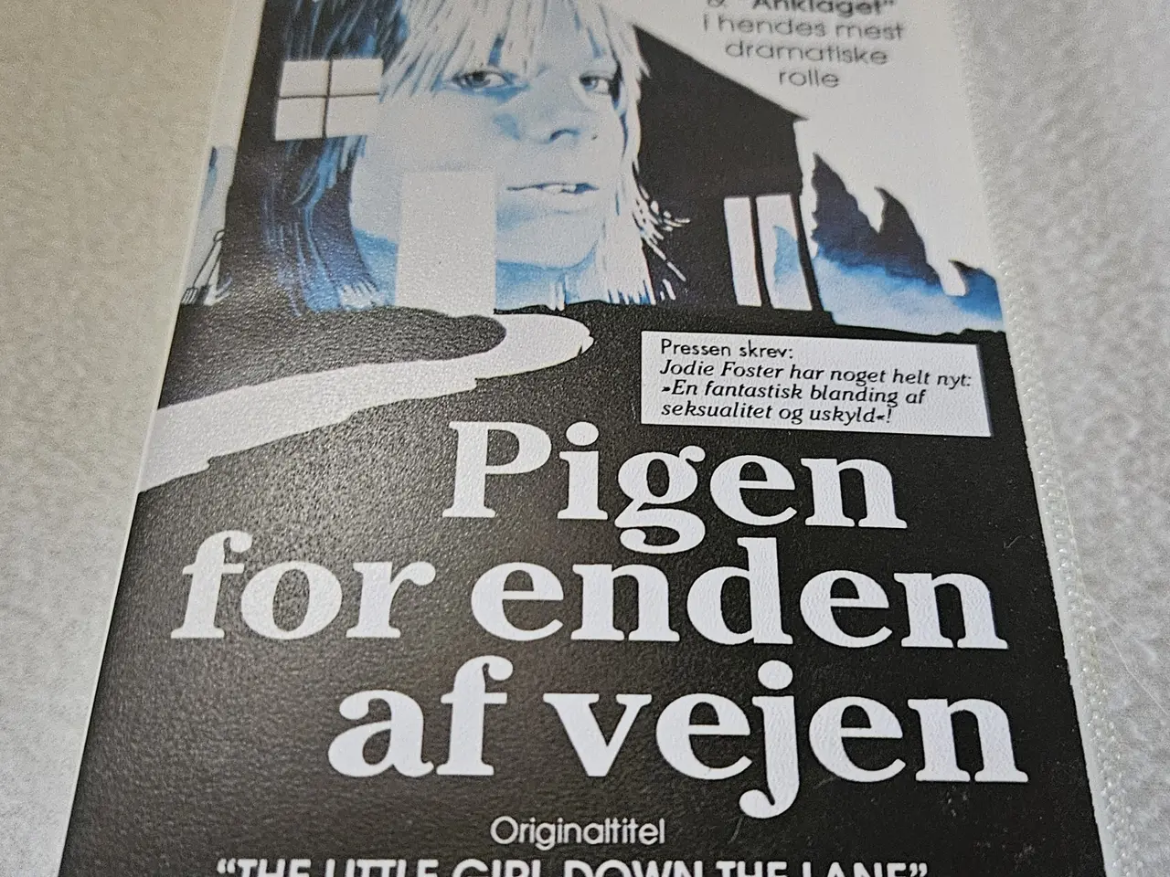 Billede 1 - Gyser, PIGEN FOR ENDEN AF VEJEN, Instruktør Nicola