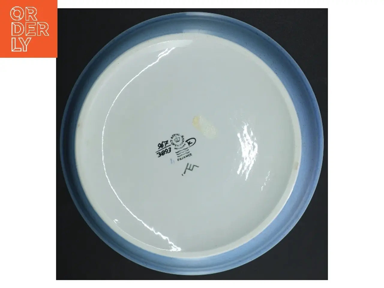 Billede 4 - Porcelænsfad med blomstermotiv 967-3893 fra Royal Copenhagen (str. Ø 24 cm)