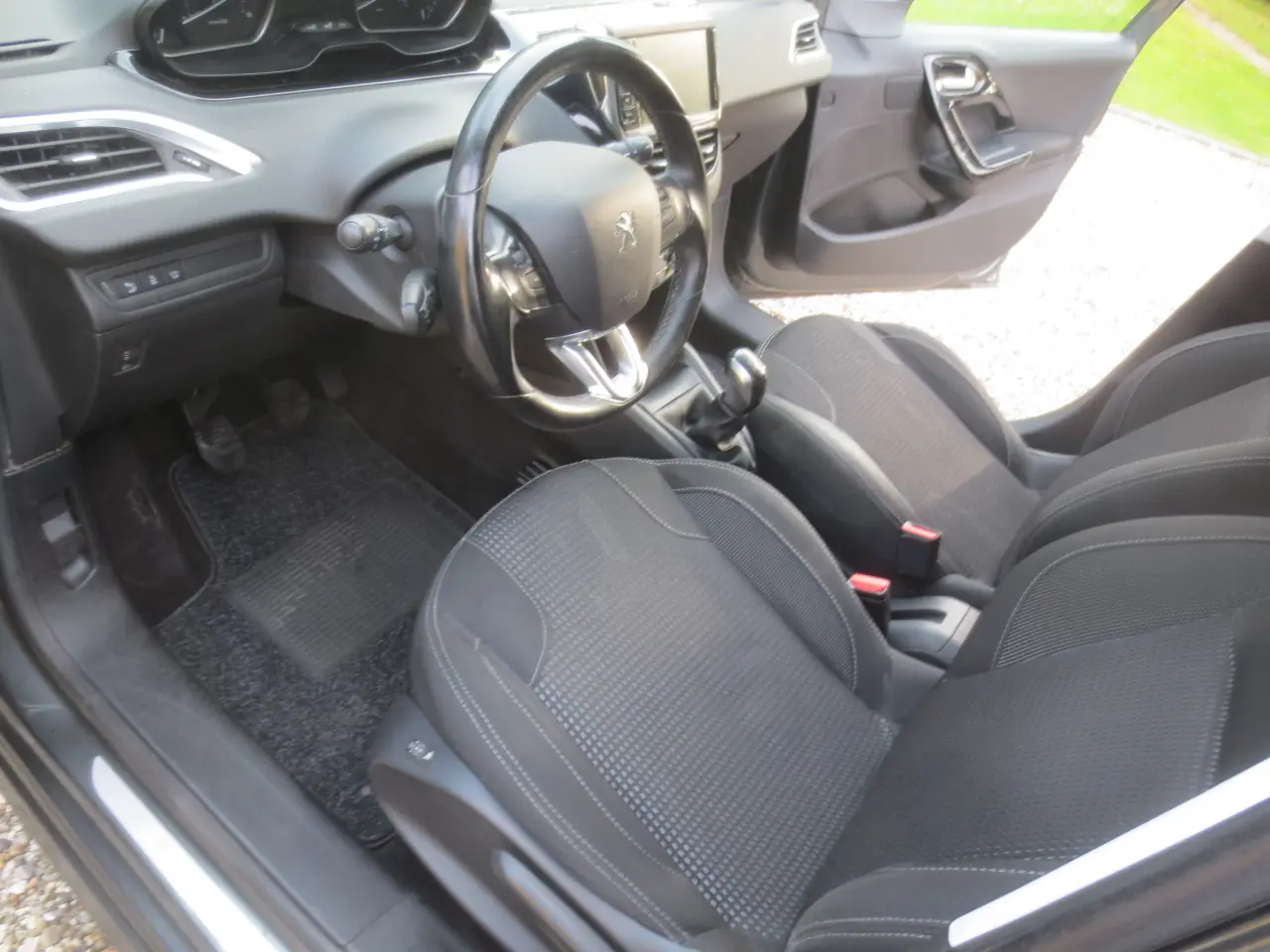 Billede 19 - Peugeot 208 1.6 BLUE HDi År 17. Synet 12/25.
