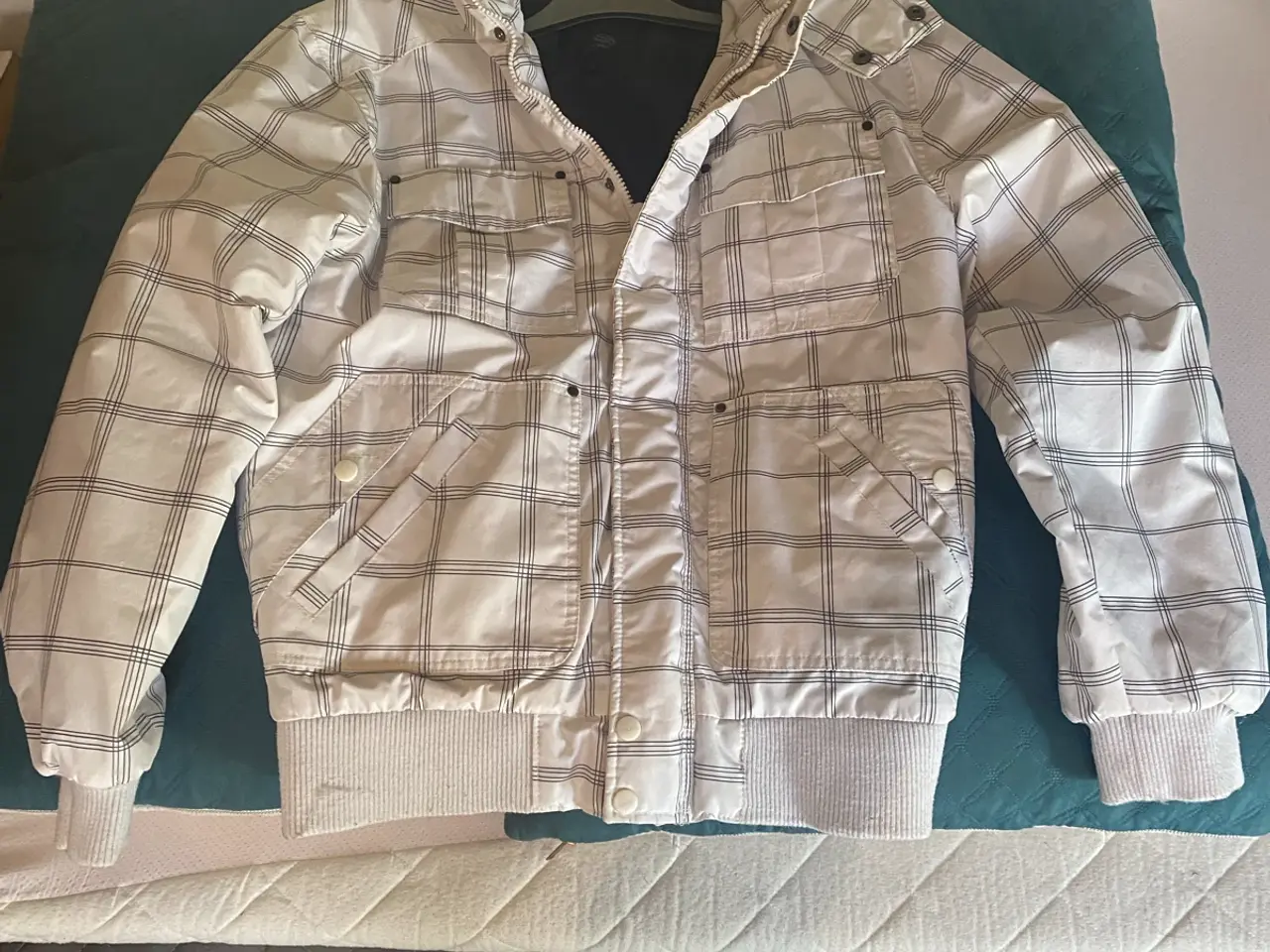 Billede 1 - Drengetøj jakke og skjorter L og XXL