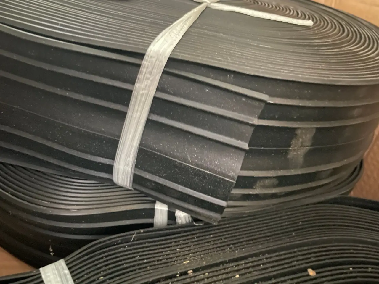Billede 2 - Cembrit EPDM-gummibånd 90 mm, 3 ruller / 90 m