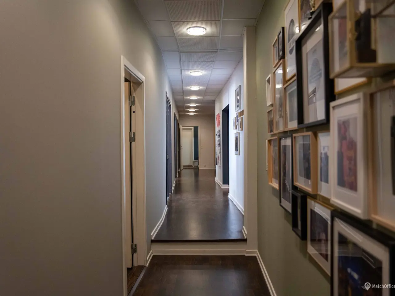 Billede 6 - Kontor midt i byens summen