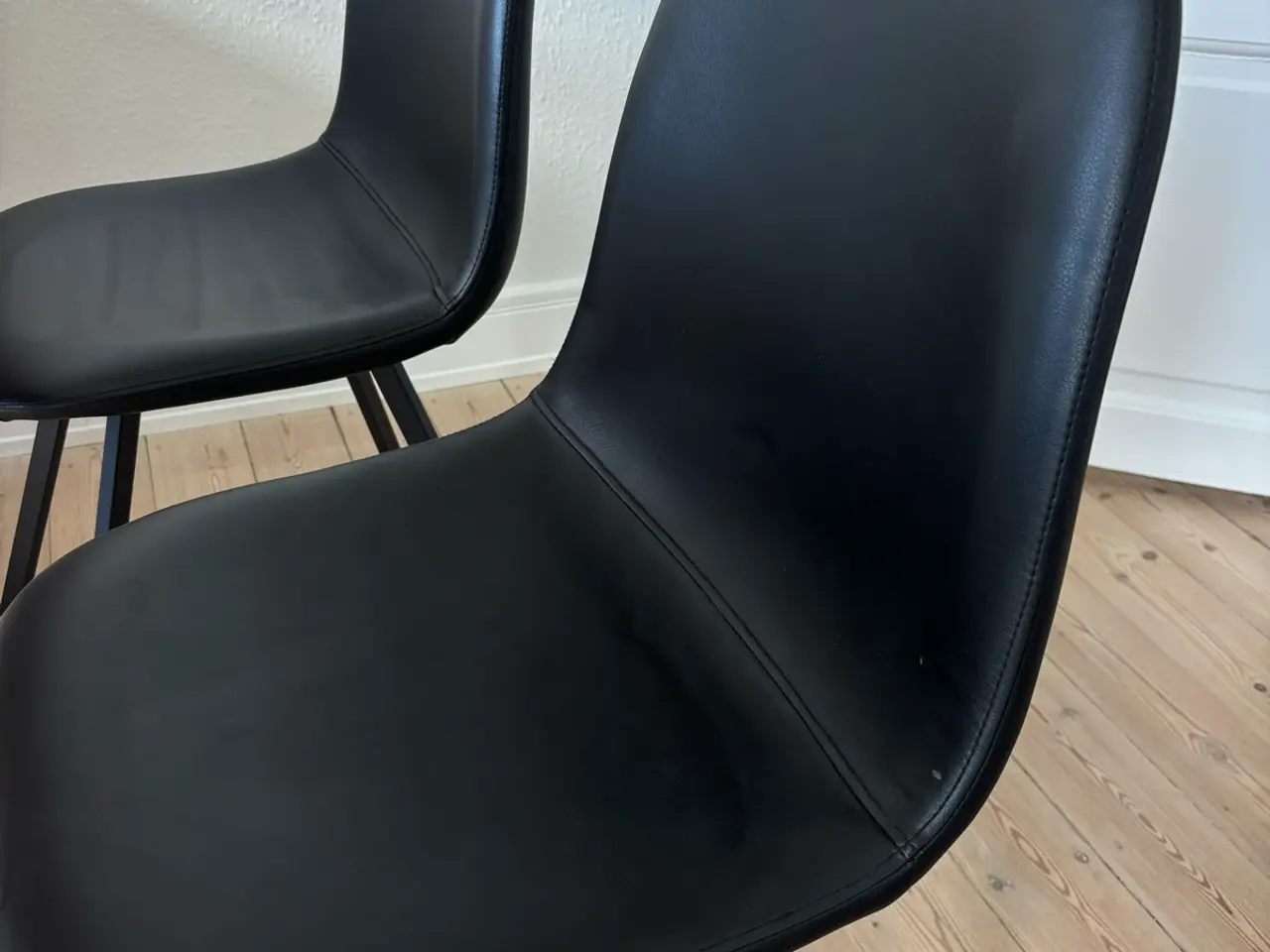 Billede 8 - Spisebord i massiv egetræ inkl. 6 stole