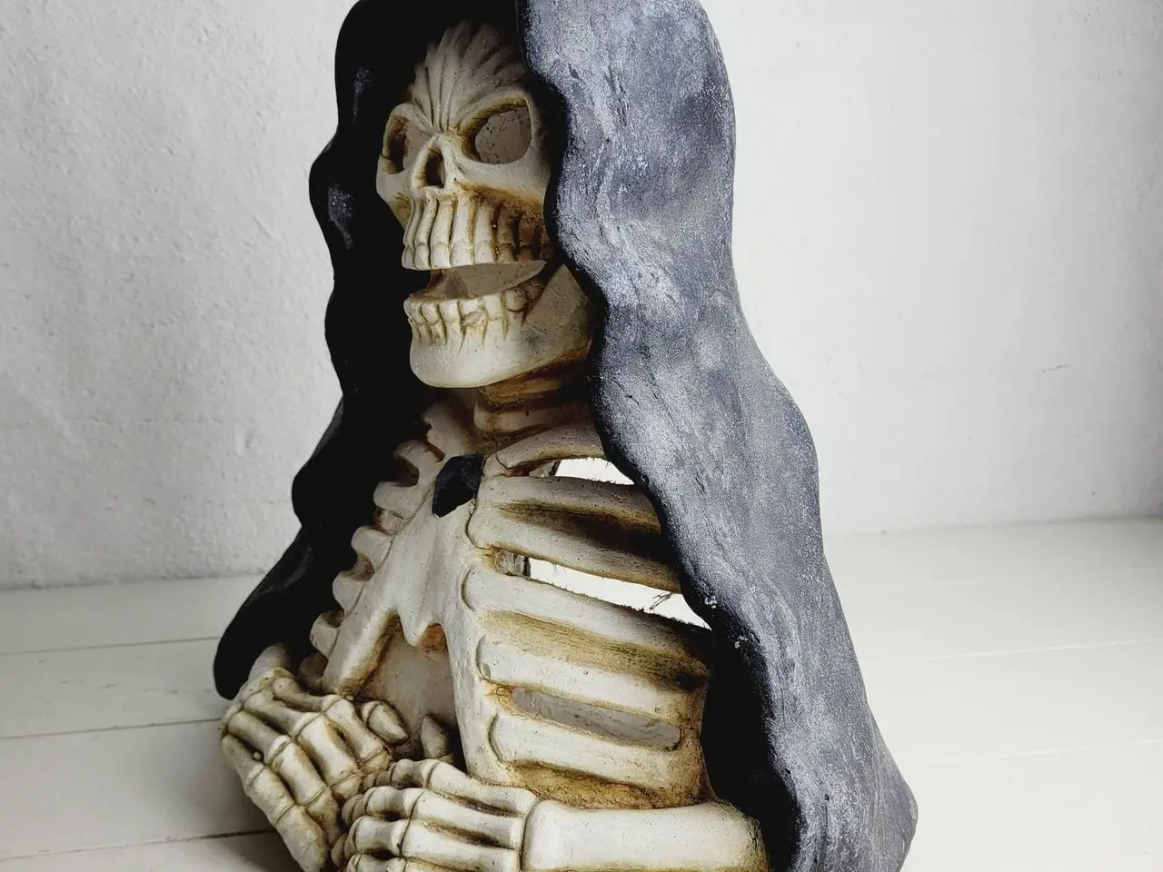 Billede 7 - ⭐️- Halloween figur - Skelet med kappe