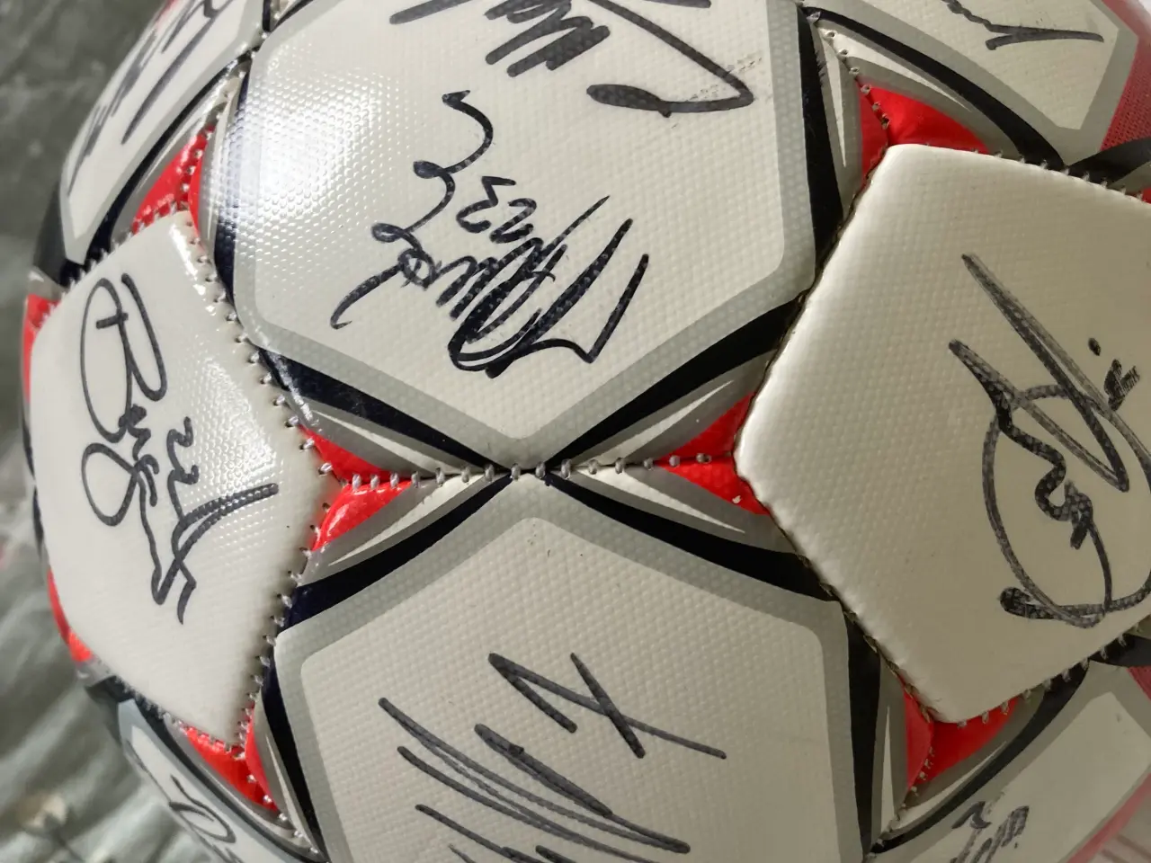Billede 5 - EFB kampbold med autografer (2017/2018)