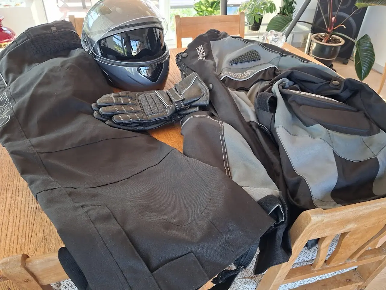 Billede 1 - MC køredragt med kevlar ,Kun brugt få gange