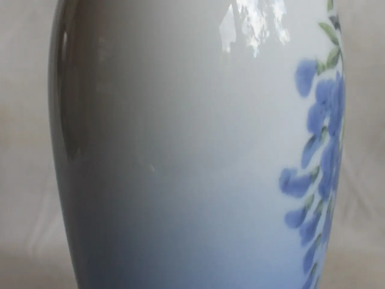 Billede 5 - Vase med blåregn, Bing og Grøndahl