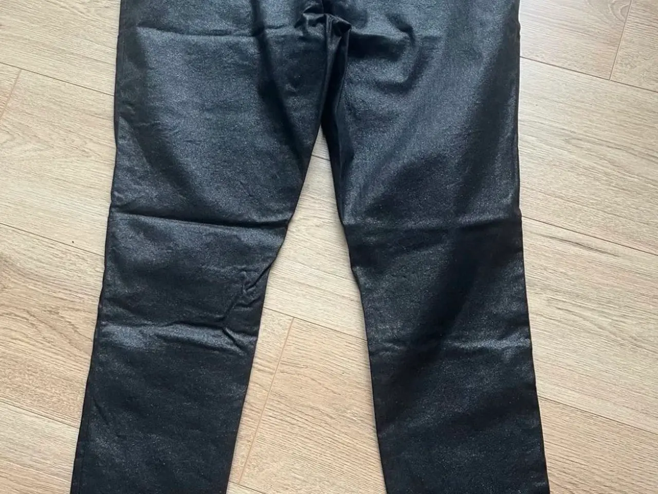 Billede 2 - Sorte bukser fra Only Carmakoma